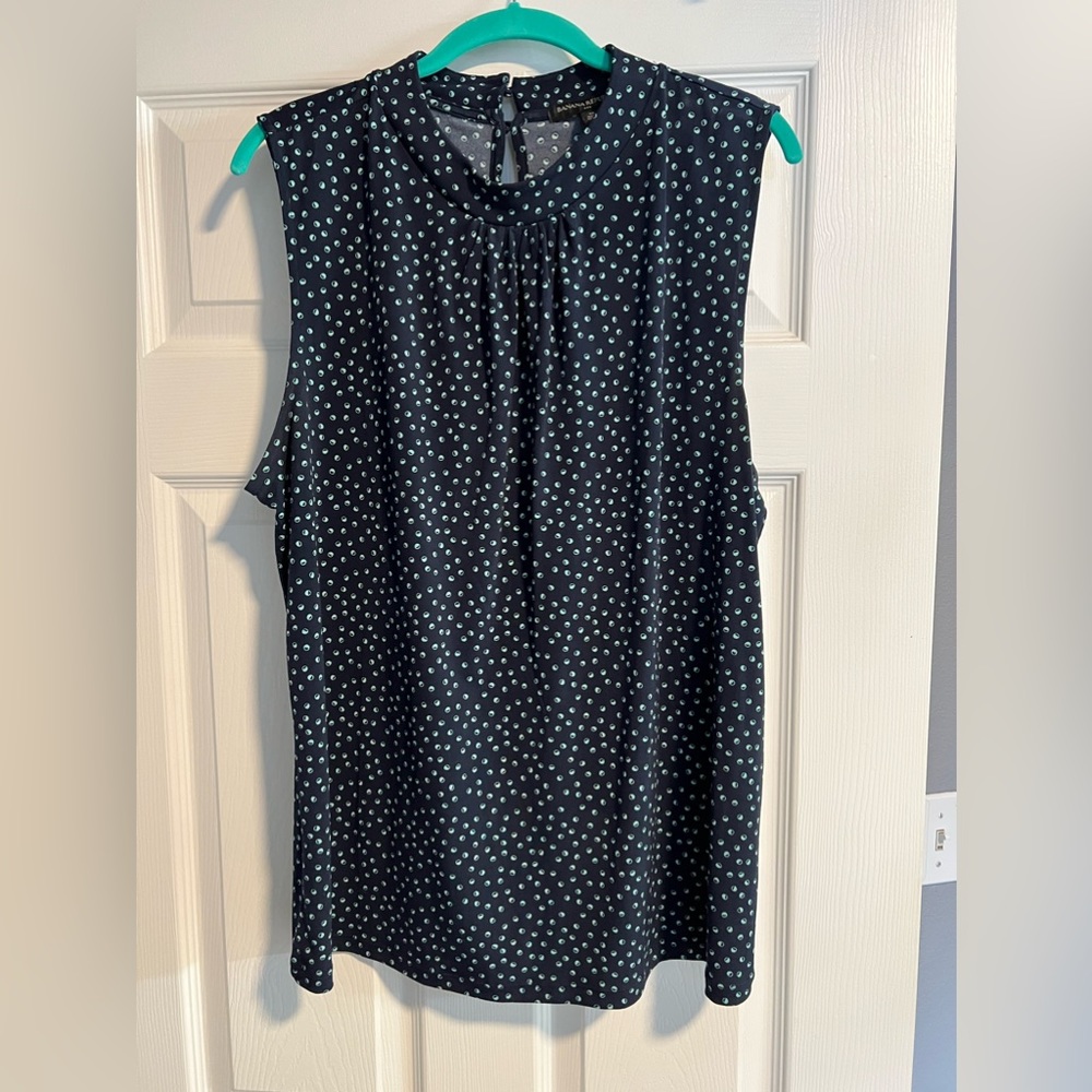 Banana Republic high neck tank in navy with pale blue patterned dots. Size XL.